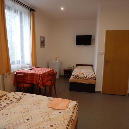 Penzion U Kasnych Mnisek pod Brdy Exterior photo